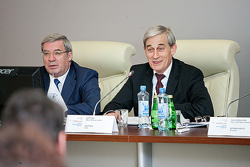 Presidential Plenipotentiary Envoy to the Siberian Federal District Viktor Tolokonsky, AIRR Executive Director Ivan Bortnik